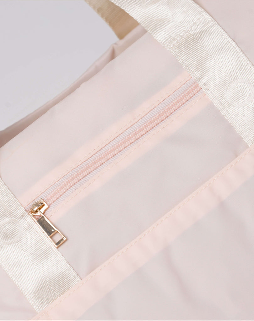 Kaigeo Blush sustainable tote bag close-up